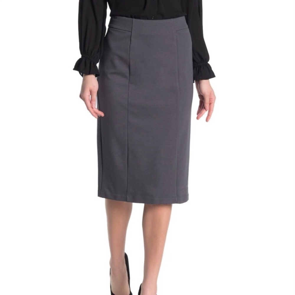 T Tahari Grey Tummy Control Pull On Pencil Skirt M